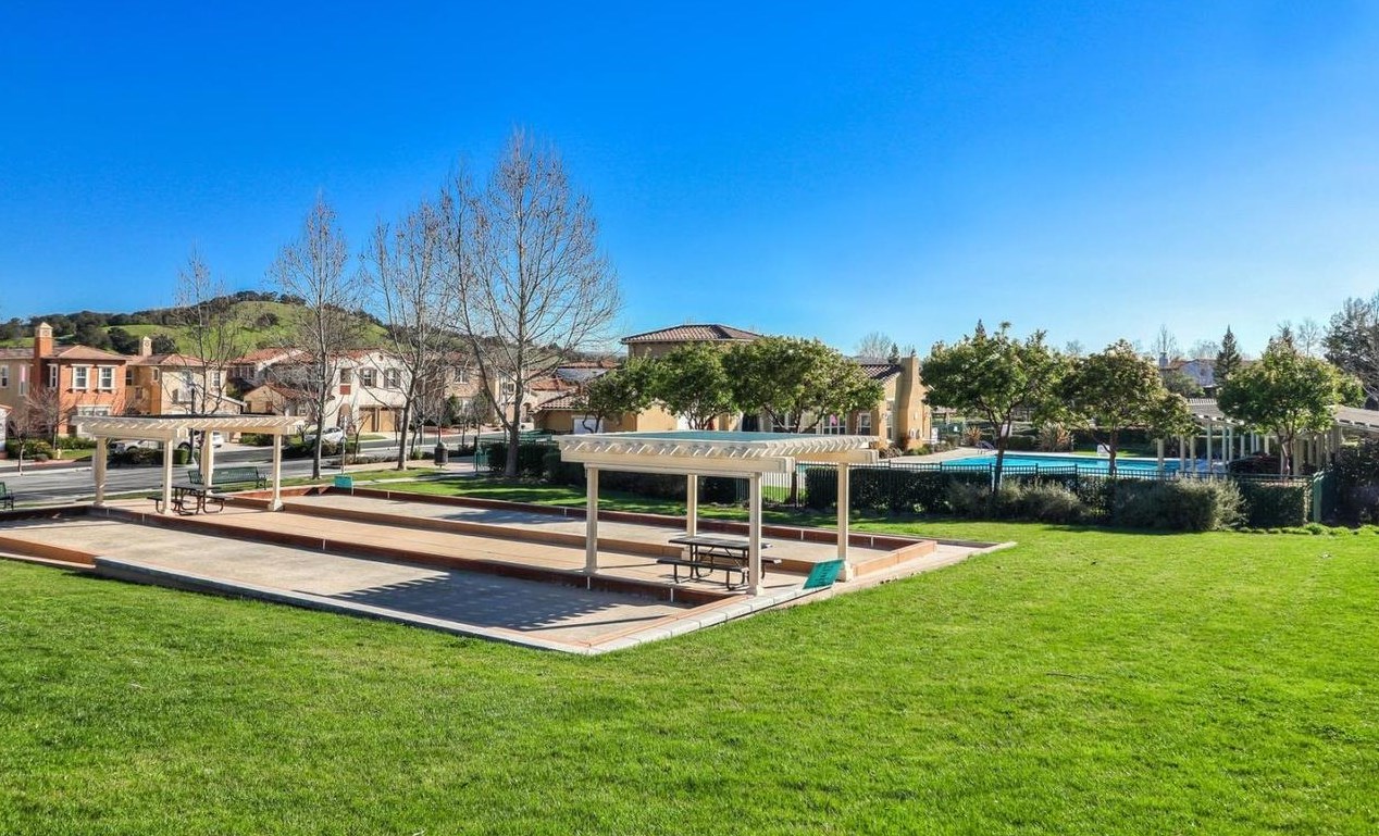 7145 Lahinch Dr, Gilroy CA  95020-3058 exterior