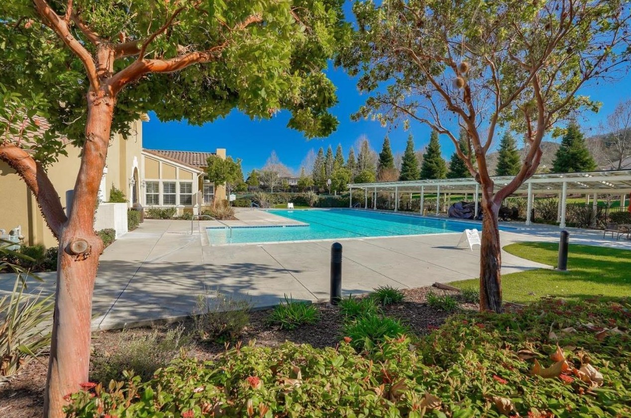 7145 Lahinch Dr, Gilroy CA  95020-3058 exterior