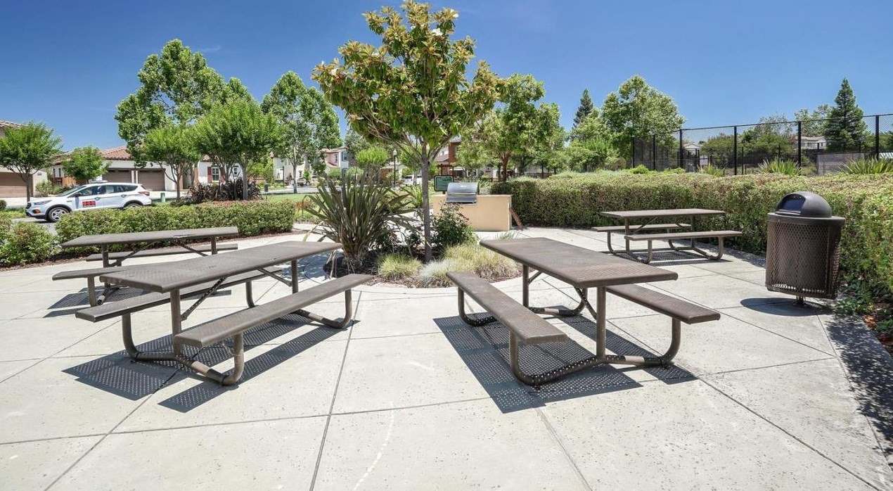 7145 Lahinch Dr, Gilroy CA  95020-3058 exterior