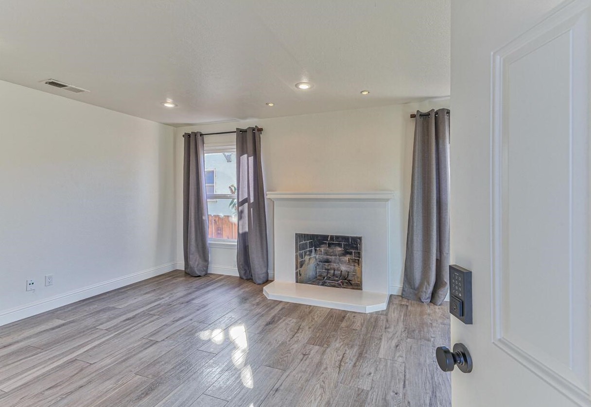29 Nacional St, Salinas CA  93901-1322 exterior