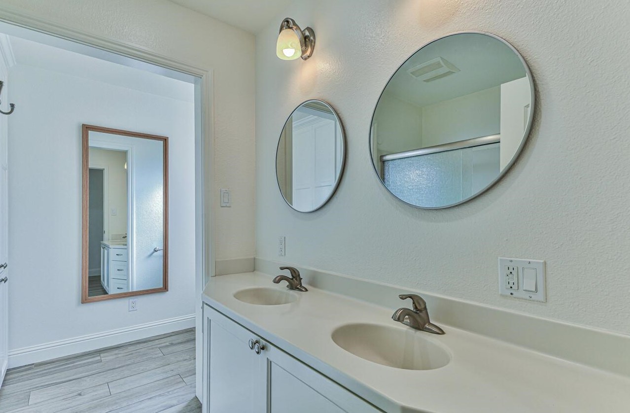 29 Nacional St, Salinas CA  93901-1322 exterior