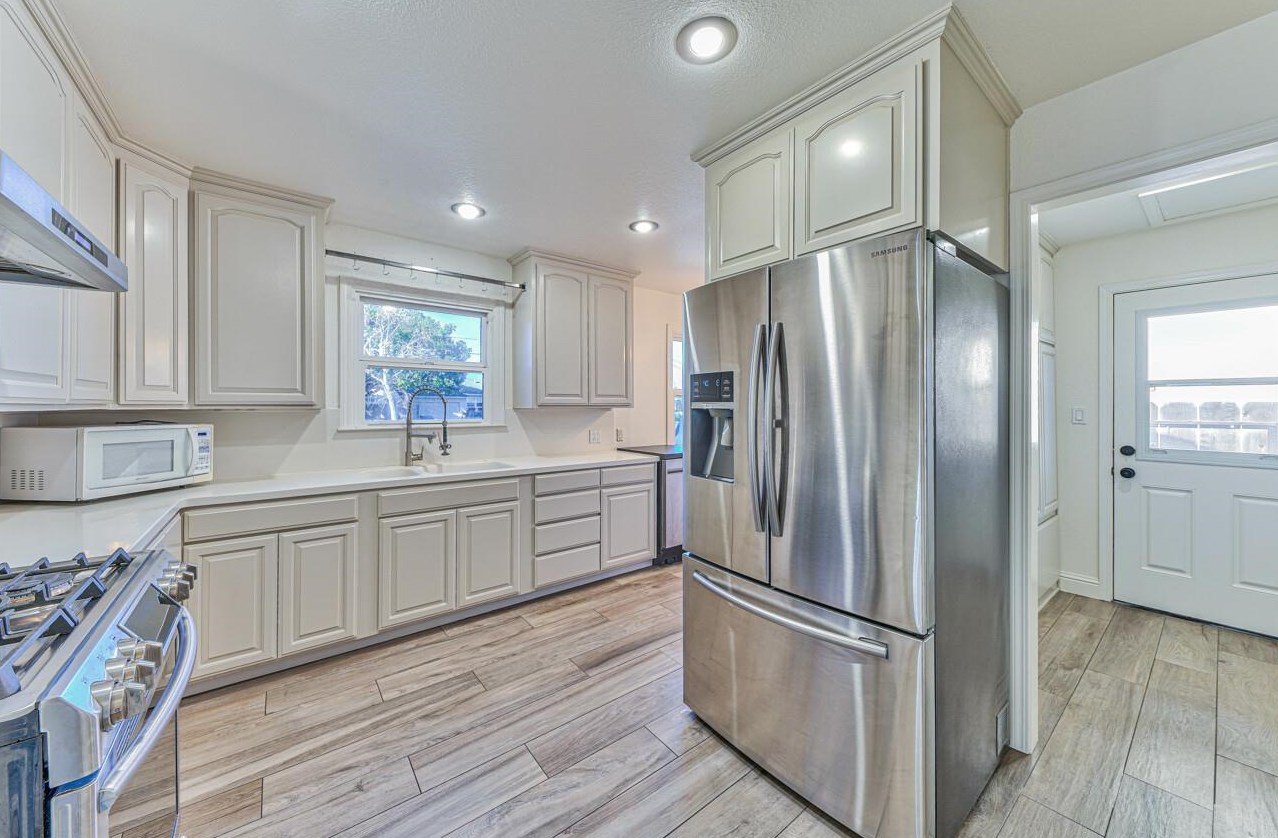 29 Nacional St, Salinas CA  93901-1322 exterior