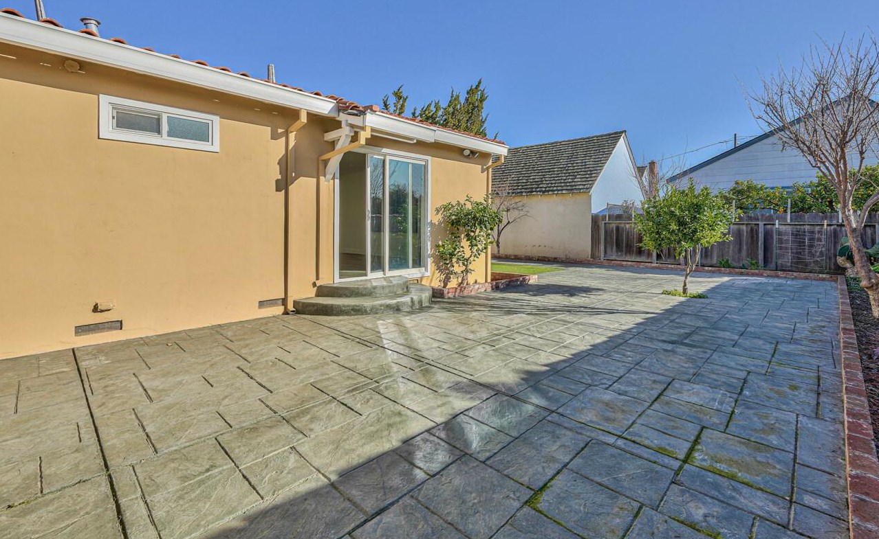 29 Nacional St, Salinas CA  93901-1322 exterior