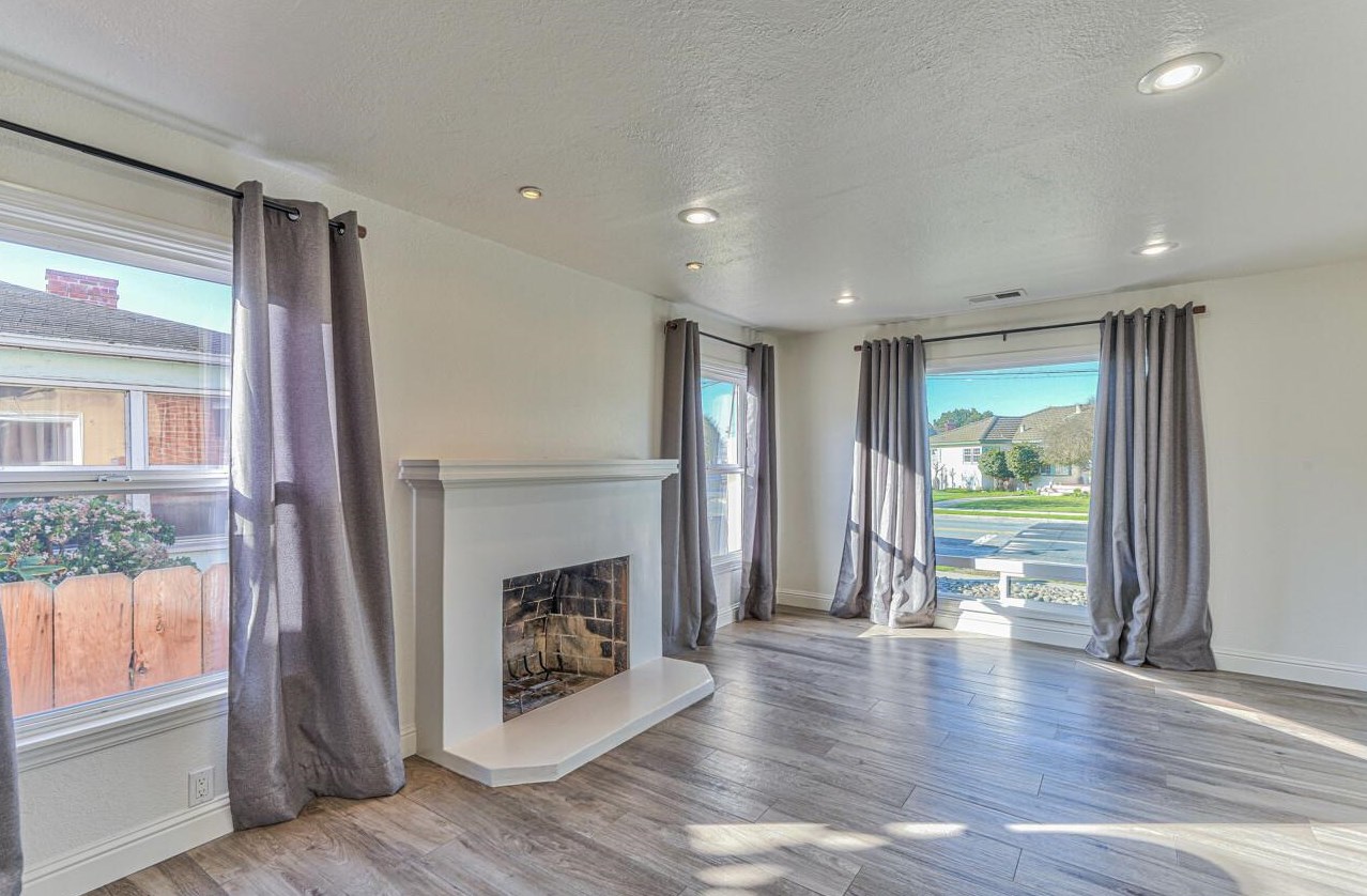 29 Nacional St, Salinas CA  93901-1322 exterior