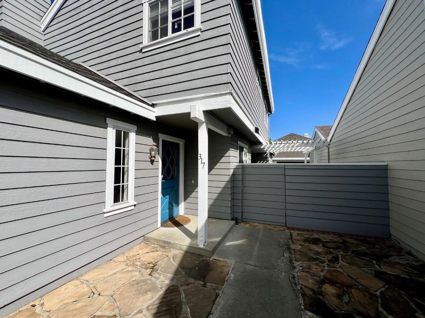 317 Commander Ln, Redwood City, CA 94065-1922