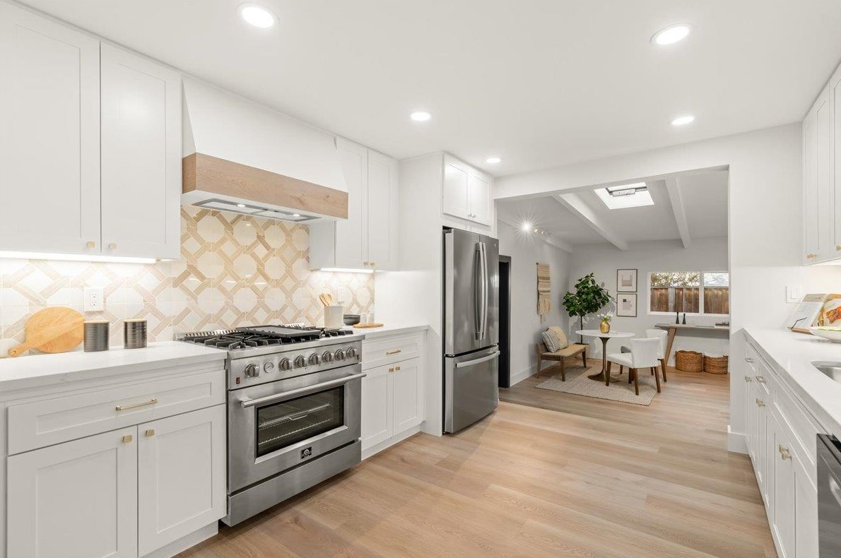 760 Peach Ave, Sunnyvale CA  94087-1147 exterior