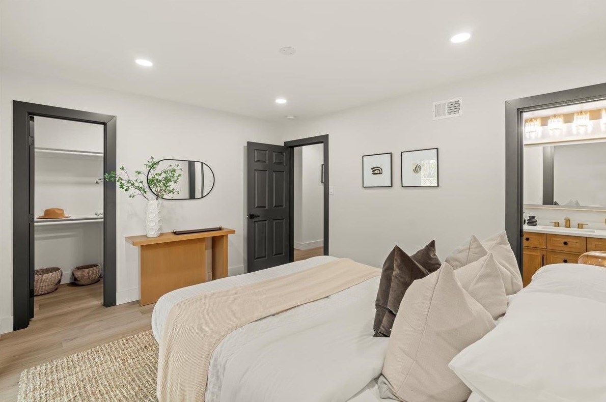 760 Peach Ave, Sunnyvale CA  94087-1147 exterior