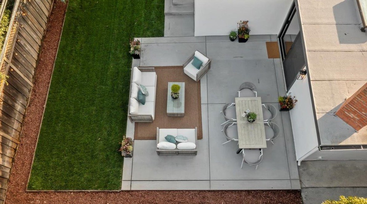 760 Peach Ave, Sunnyvale CA  94087-1147 exterior