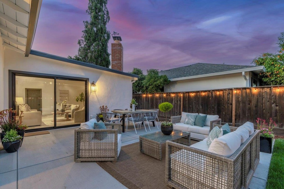 760 Peach Ave, Sunnyvale CA  94087-1147 exterior