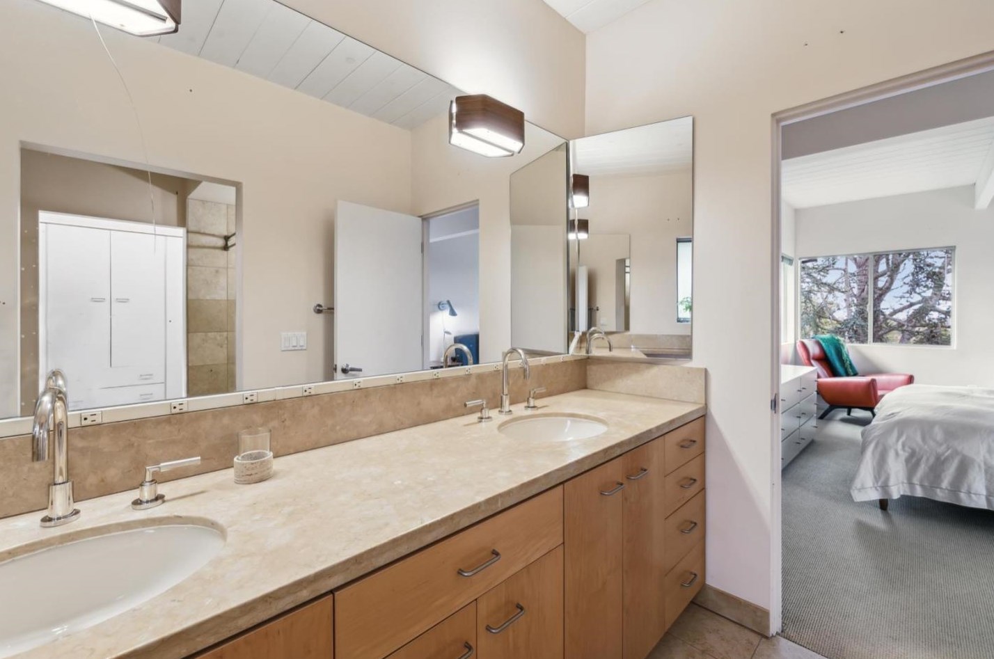 840 Lathrop Dr, Palo Alto CA  94305-1053 exterior