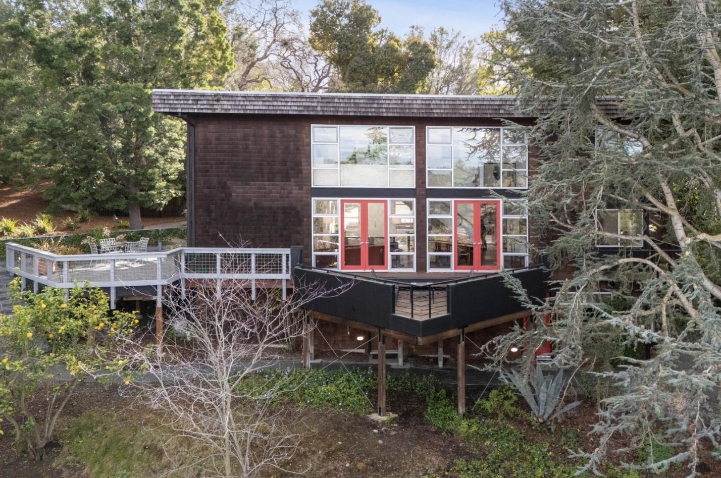 840 Lathrop Dr, Palo Alto CA  94305-1053 exterior