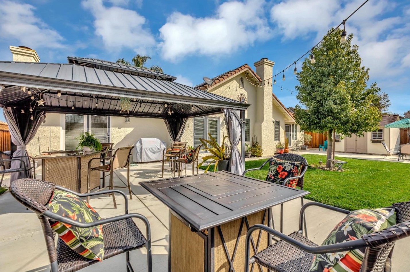 381 Tina Dr, Hollister CA  95023-7010 exterior