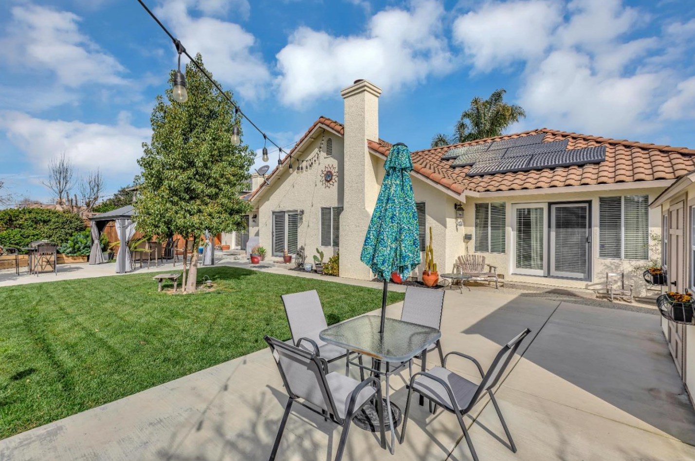 381 Tina Dr, Hollister CA  95023-7010 exterior