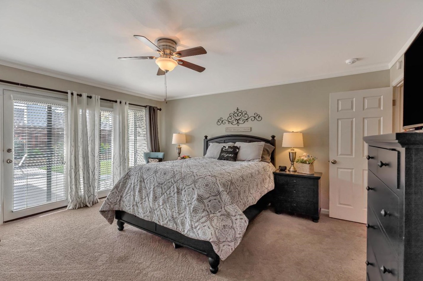 381 Tina Dr, Hollister CA  95023-7010 exterior