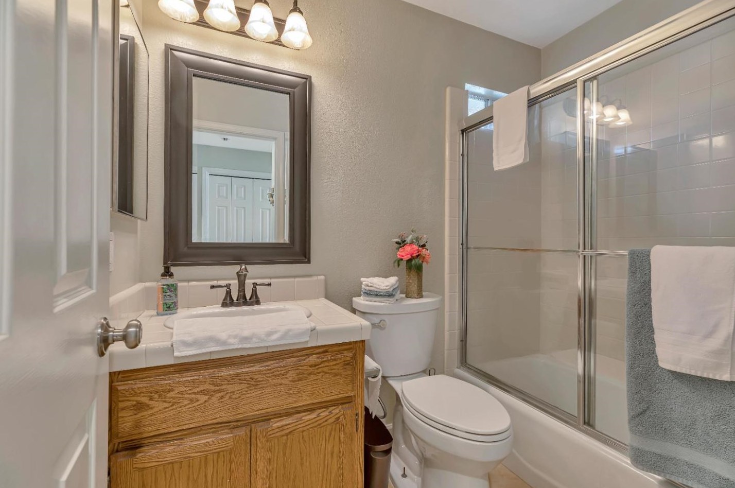 381 Tina Dr, Hollister CA  95023-7010 exterior