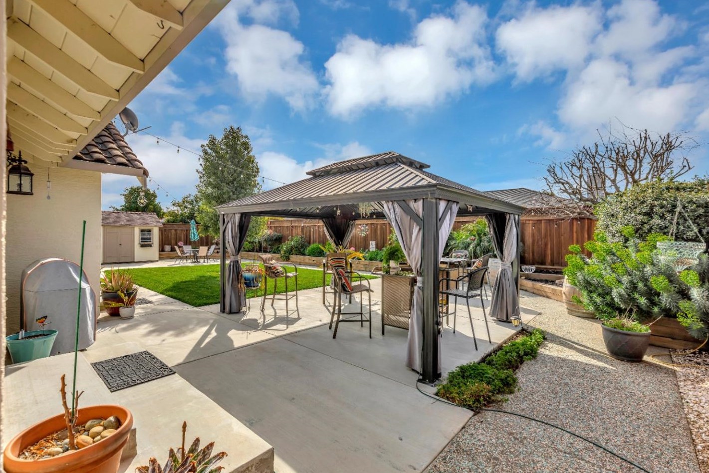 381 Tina Dr, Hollister CA  95023-7010 exterior