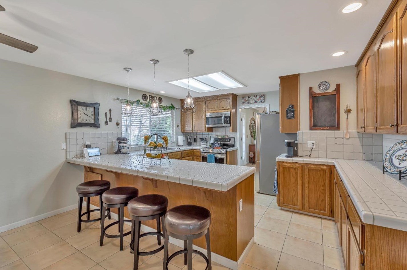 381 Tina Dr, Hollister CA  95023-7010 exterior