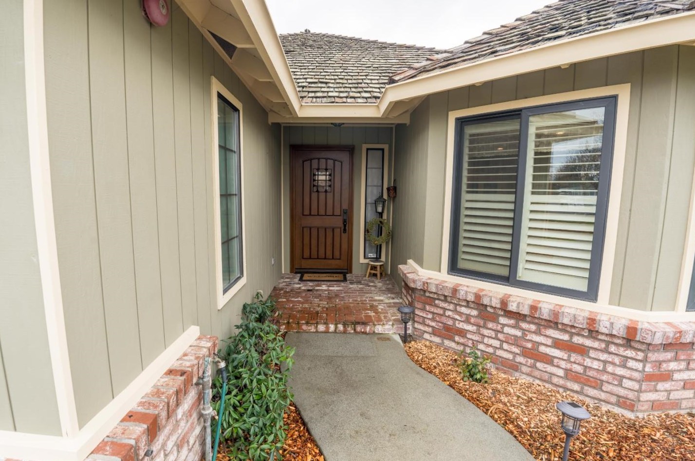 707 Nacional Ct, Salinas, CA 93901-4702