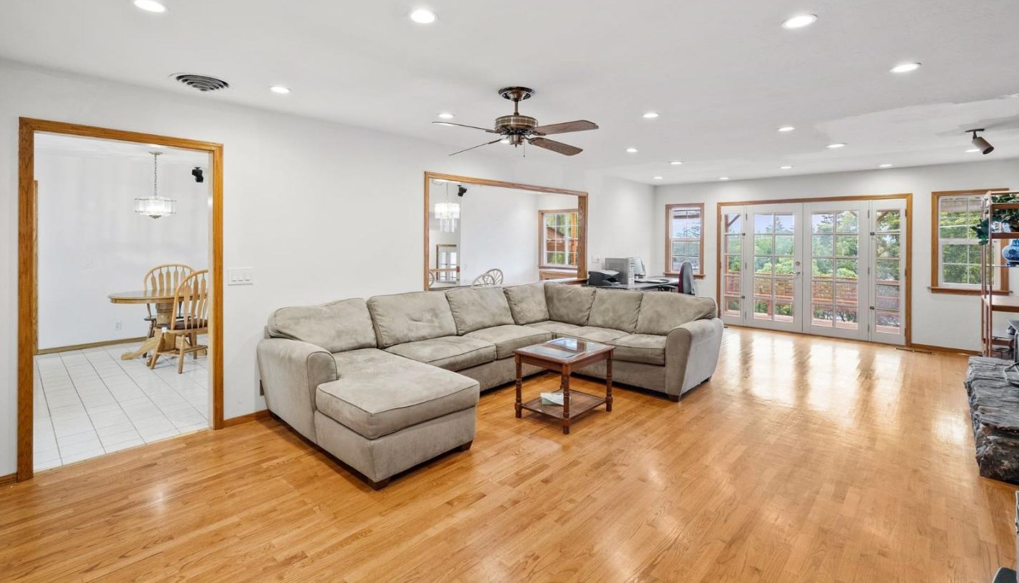 13888 Trinity Ave, Saratoga, CA 95070