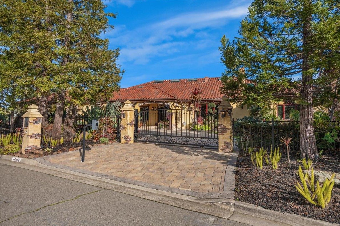 14486 Leland Cir, Saratoga, CA 95070-5635