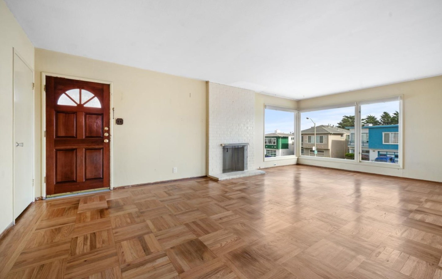 1 Upland Ave, Daly City, CA 94015
