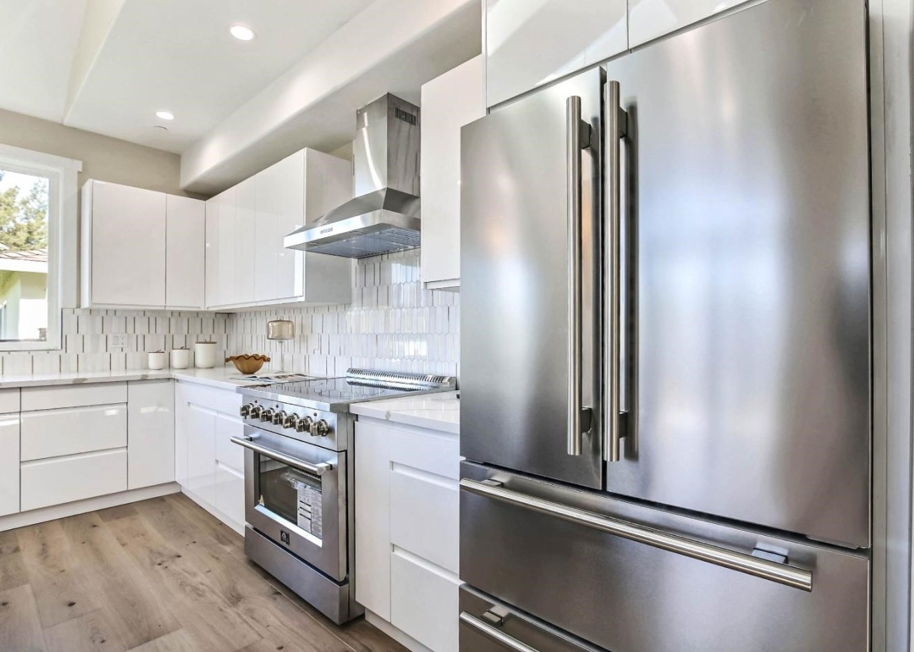 305 Murphy Ave, Sunnyvale CA  94085-4312 exterior