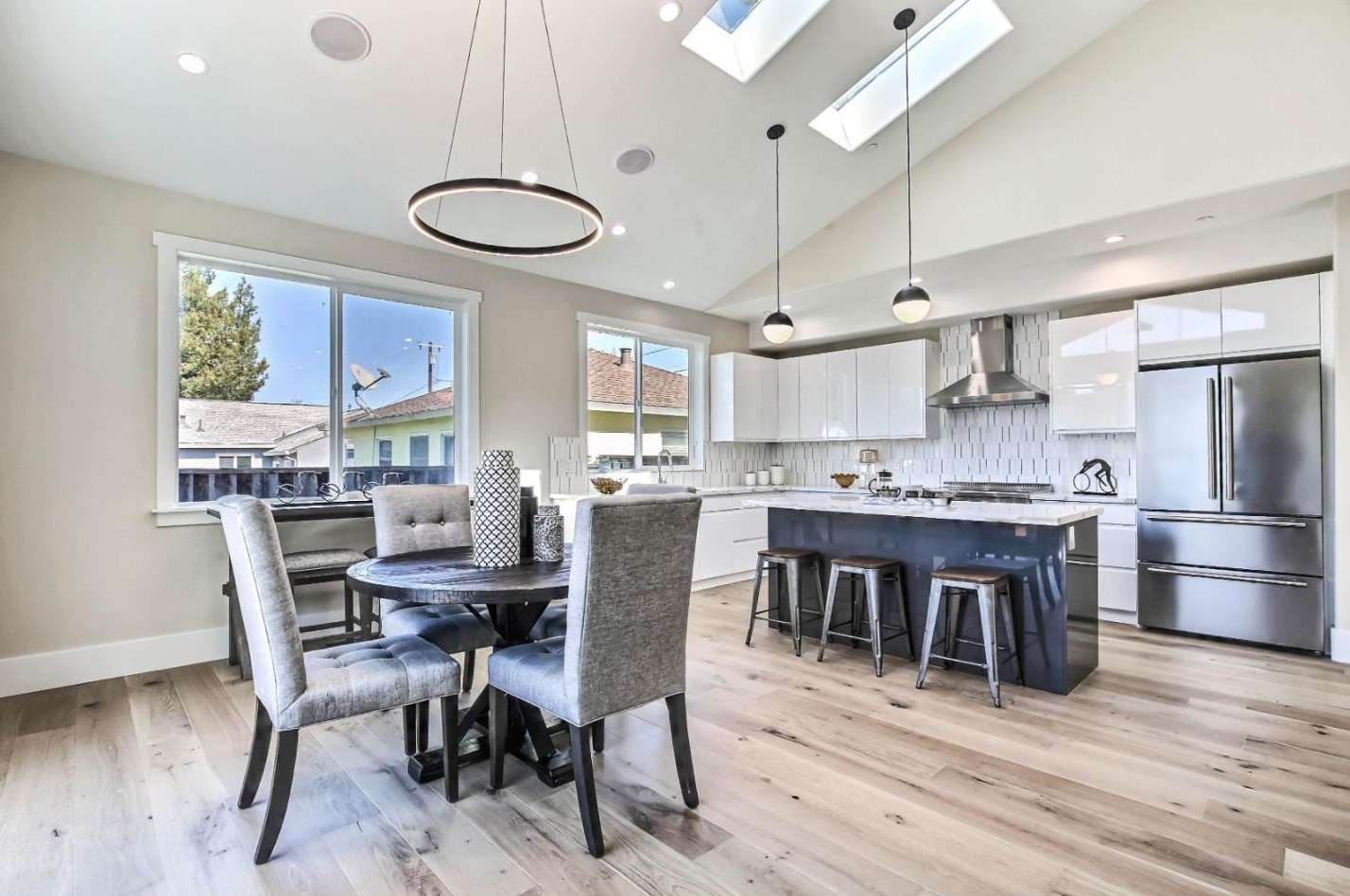 305 Murphy Ave, Sunnyvale CA  94085-4312 exterior