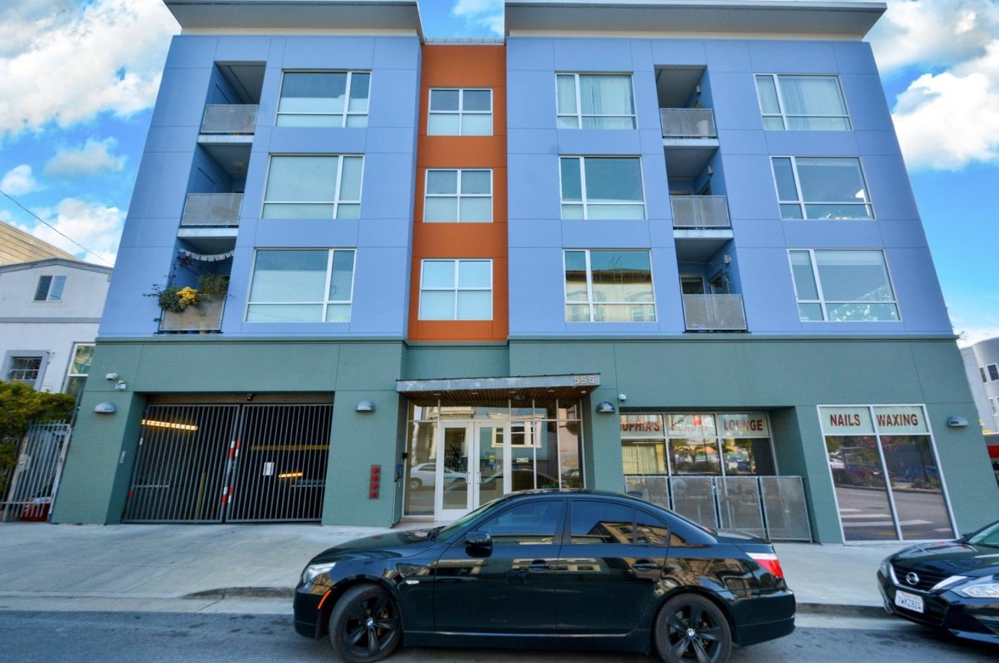 555 Bartlett St, San Francisco CA  94110-7801 exterior