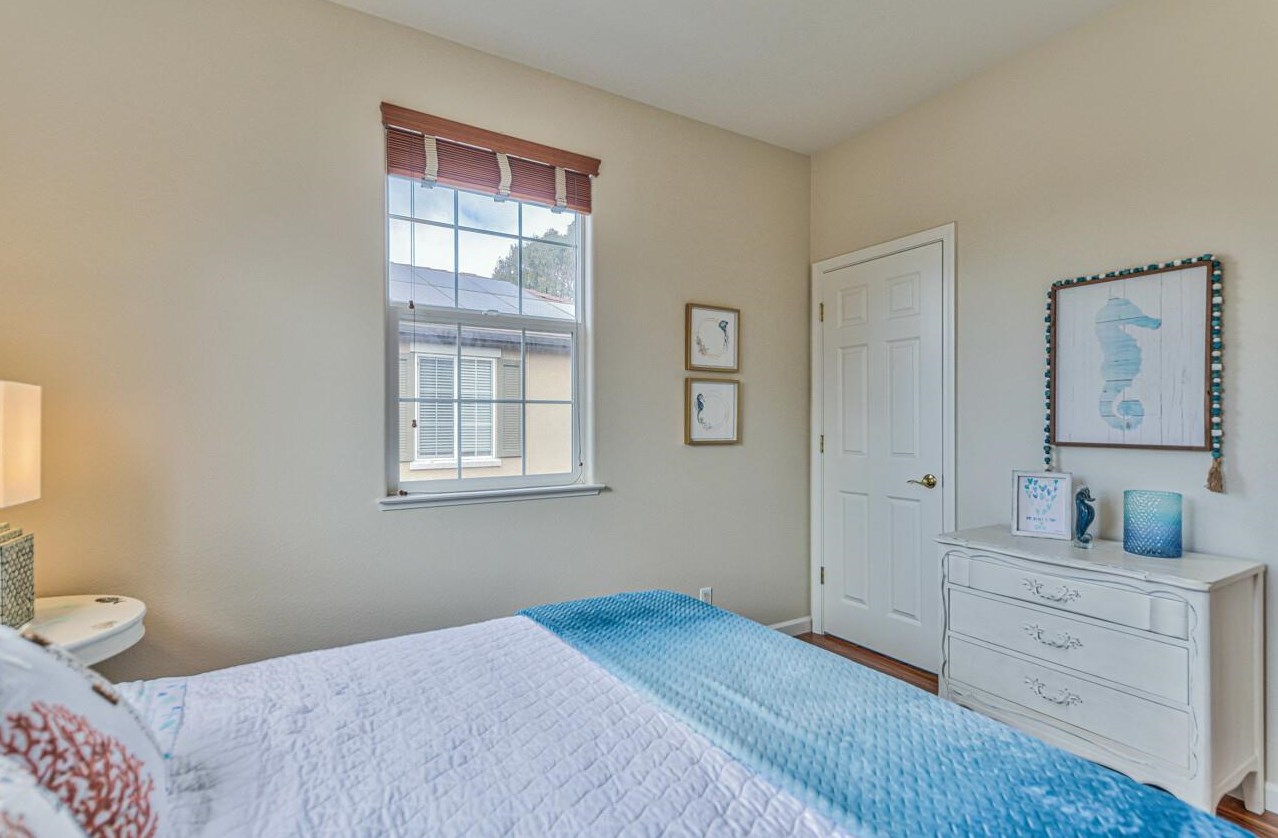 4380 Peninsula Point Dr, Seaside CA  93955-6527 exterior