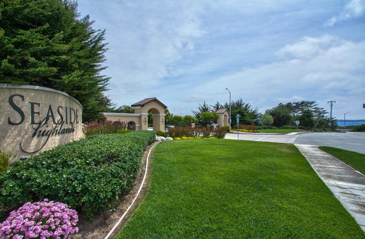4380 Peninsula Point Dr, Seaside CA  93955-6527 exterior