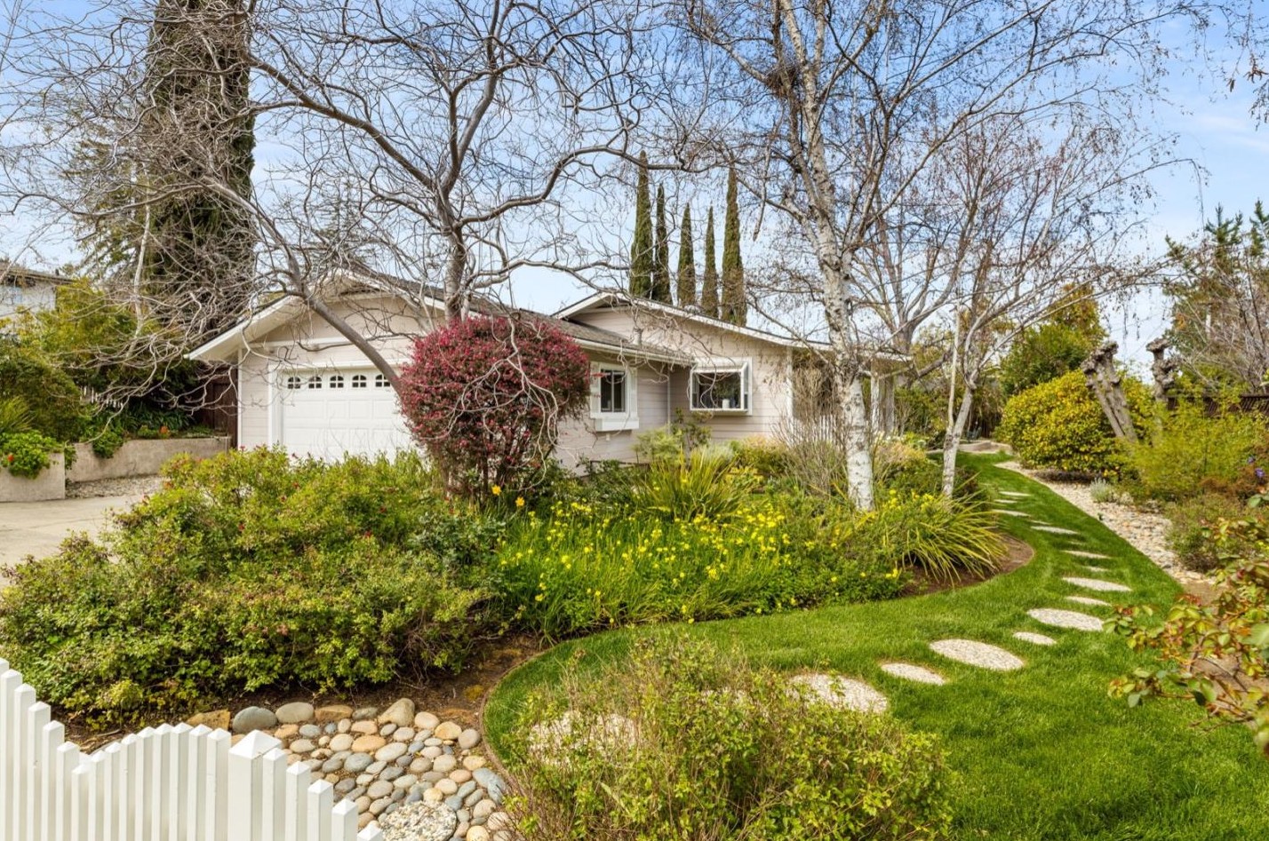 515 Roxbury Ln, Los Gatos, CA 95032
