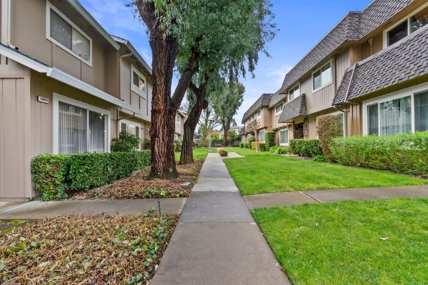 10047 Spanish Oak Ct, Cupertino CA  exterior