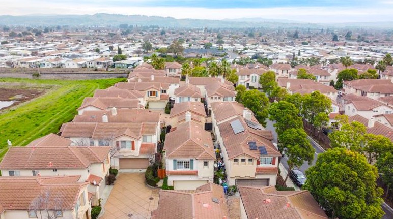 15358 Snowy Plover Ct, San Leandro CA  94579-2758 exterior