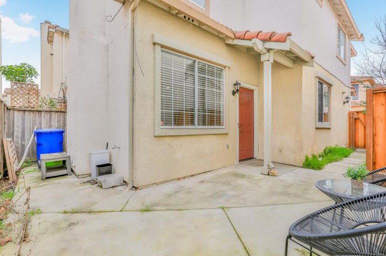 15358 Snowy Plover Ct, San Leandro CA  94579-2758 exterior