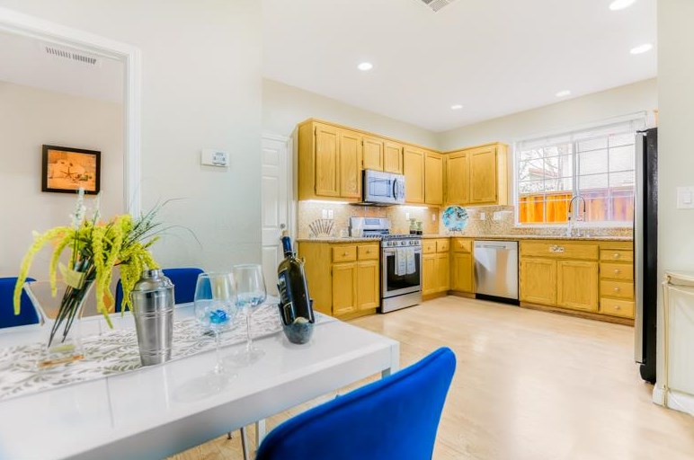 15358 Snowy Plover Ct, San Leandro CA  94579-2758 exterior