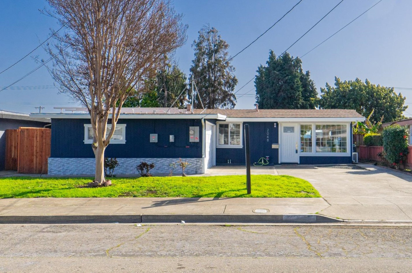 2048 Sarasota Ln, Hayward, CA 94545-4216