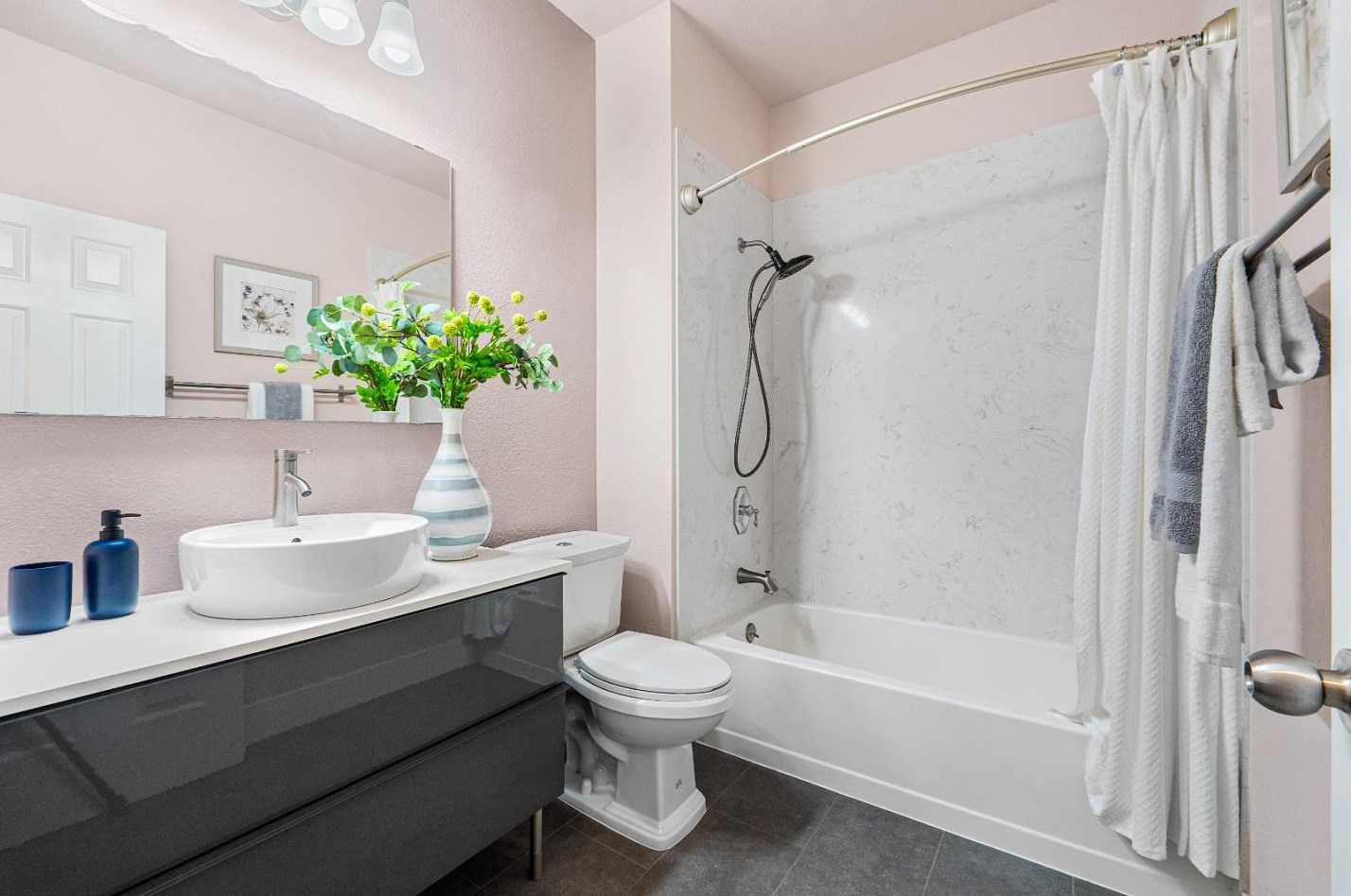 2208 Hastings Shore Ln, Redwood City CA  94065-2106 exterior