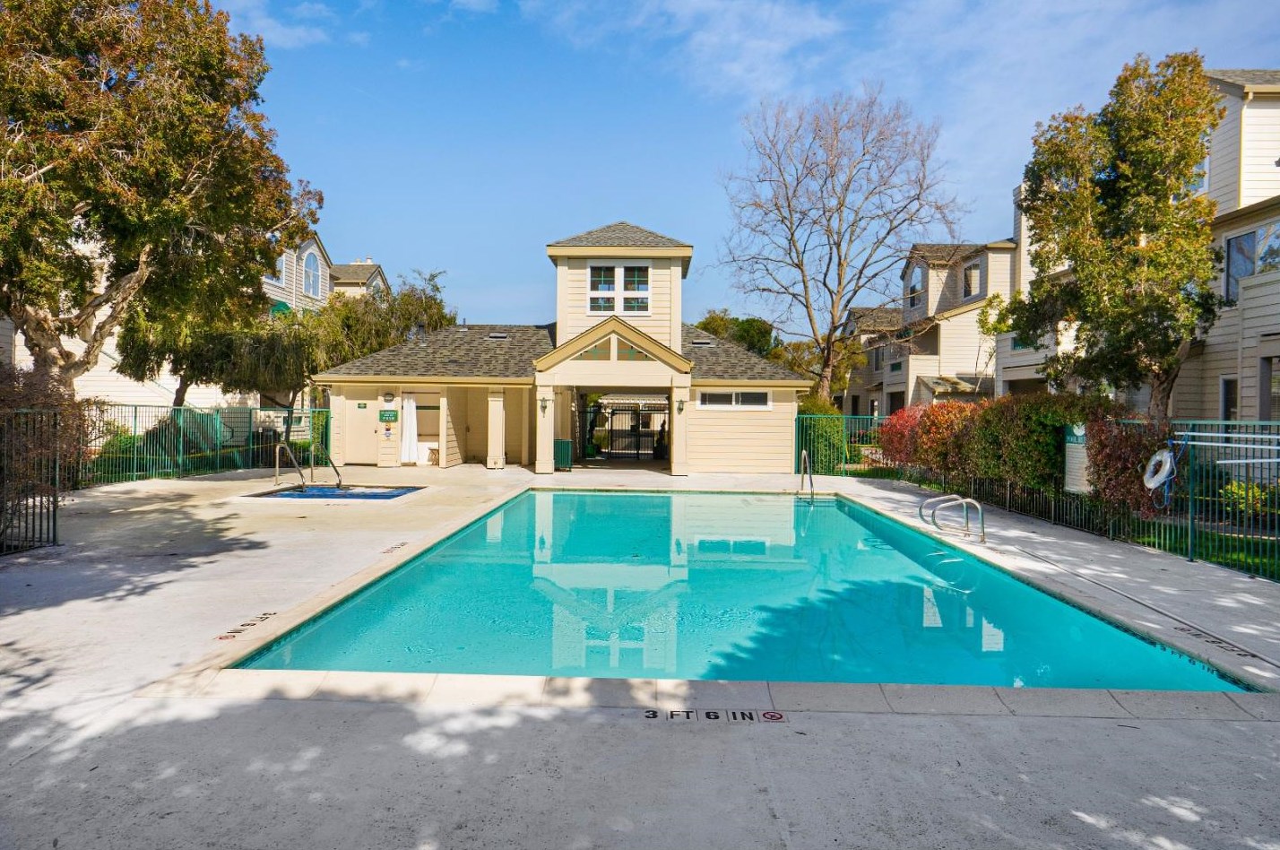 2208 Hastings Shore Ln, Redwood City CA  94065-2106 exterior