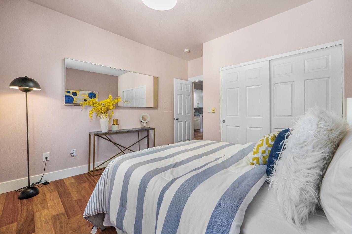 2208 Hastings Shore Ln, Redwood City CA  94065-2106 exterior