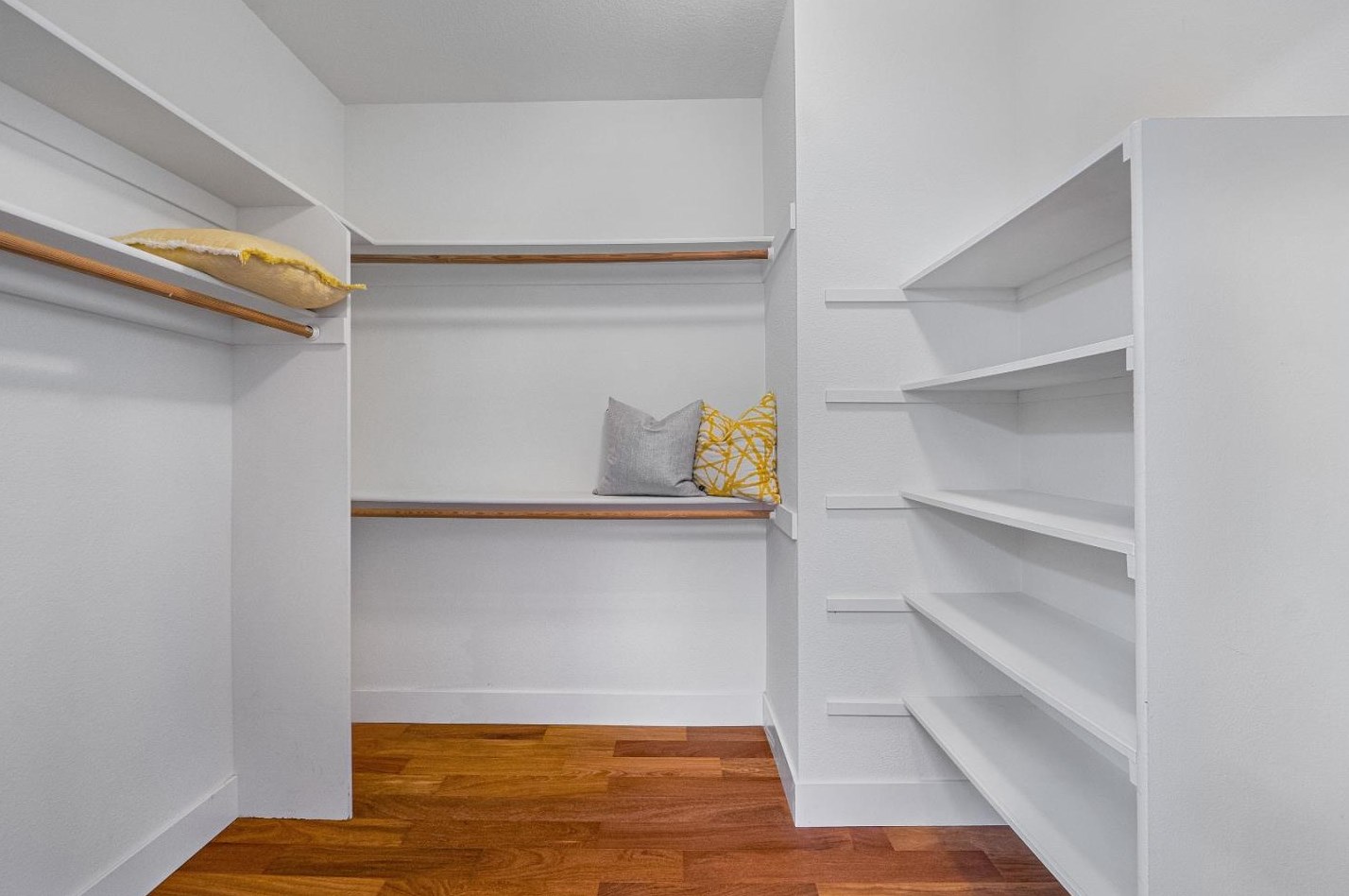 2208 Hastings Shore Ln, Redwood City CA  94065-2106 exterior