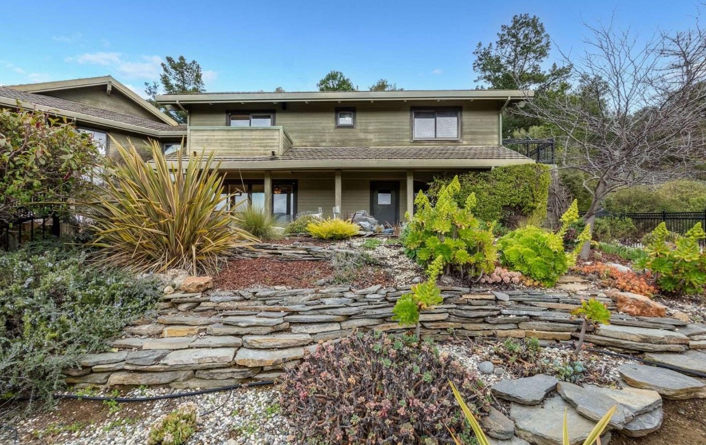 22340 Regnart Rd, Cupertino, CA 95014