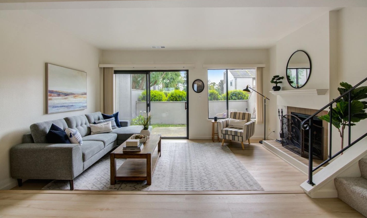 1086 Clubhouse Dr, Hayward, CA 94541-4614