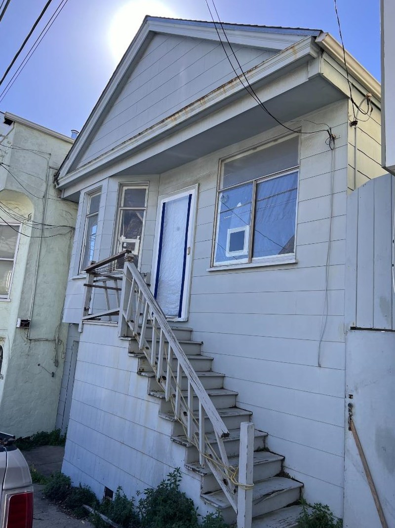 372 Moultrie St, San Francisco CA  94110-5619 exterior