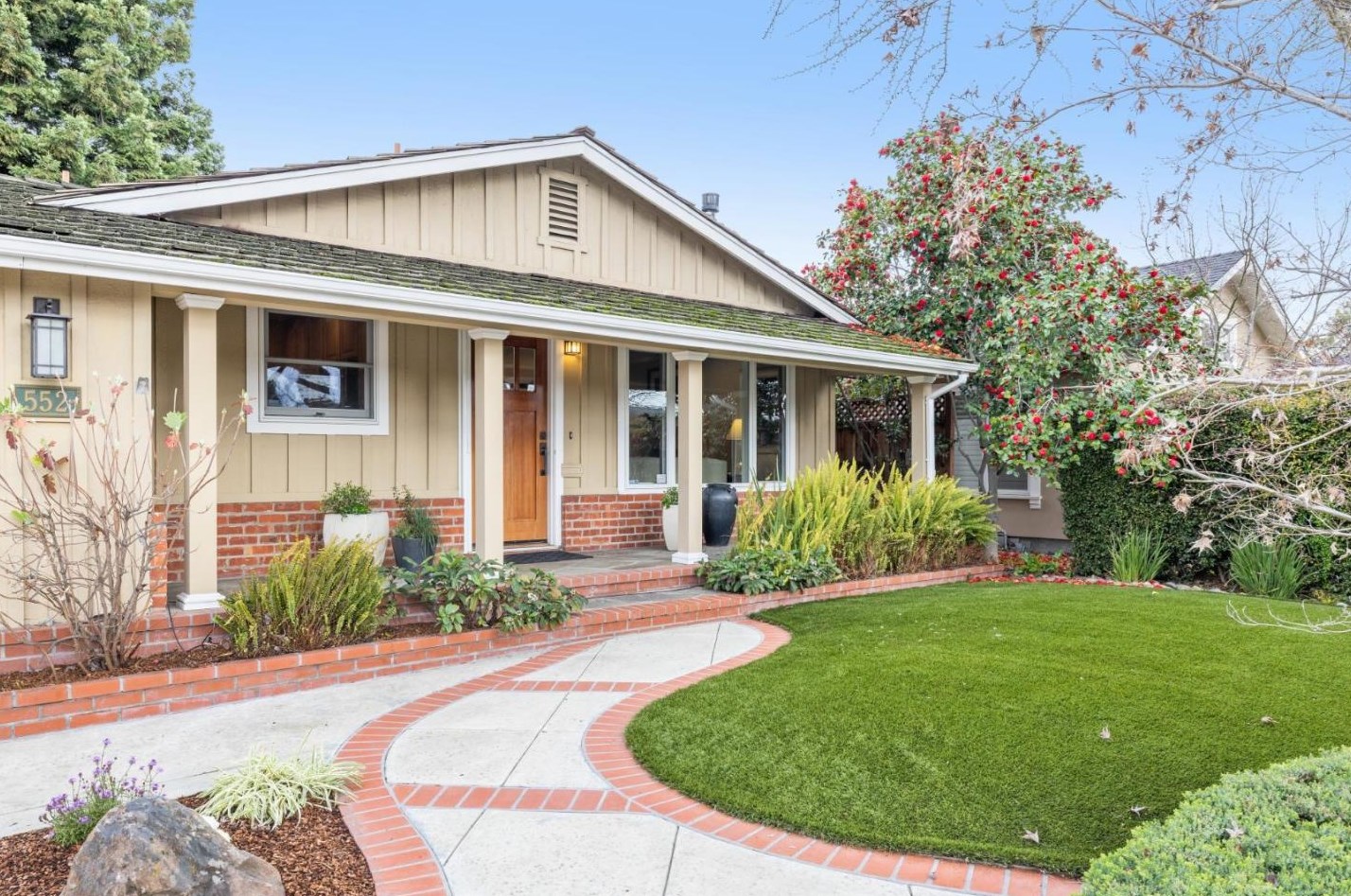 552 Drucilla Dr, Mountain View, CA 94040-3743