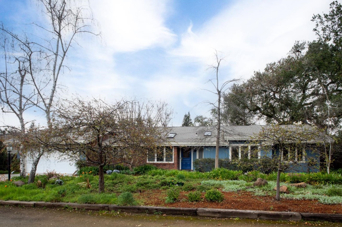 289 Solana Dr, Los Altos, CA 94022