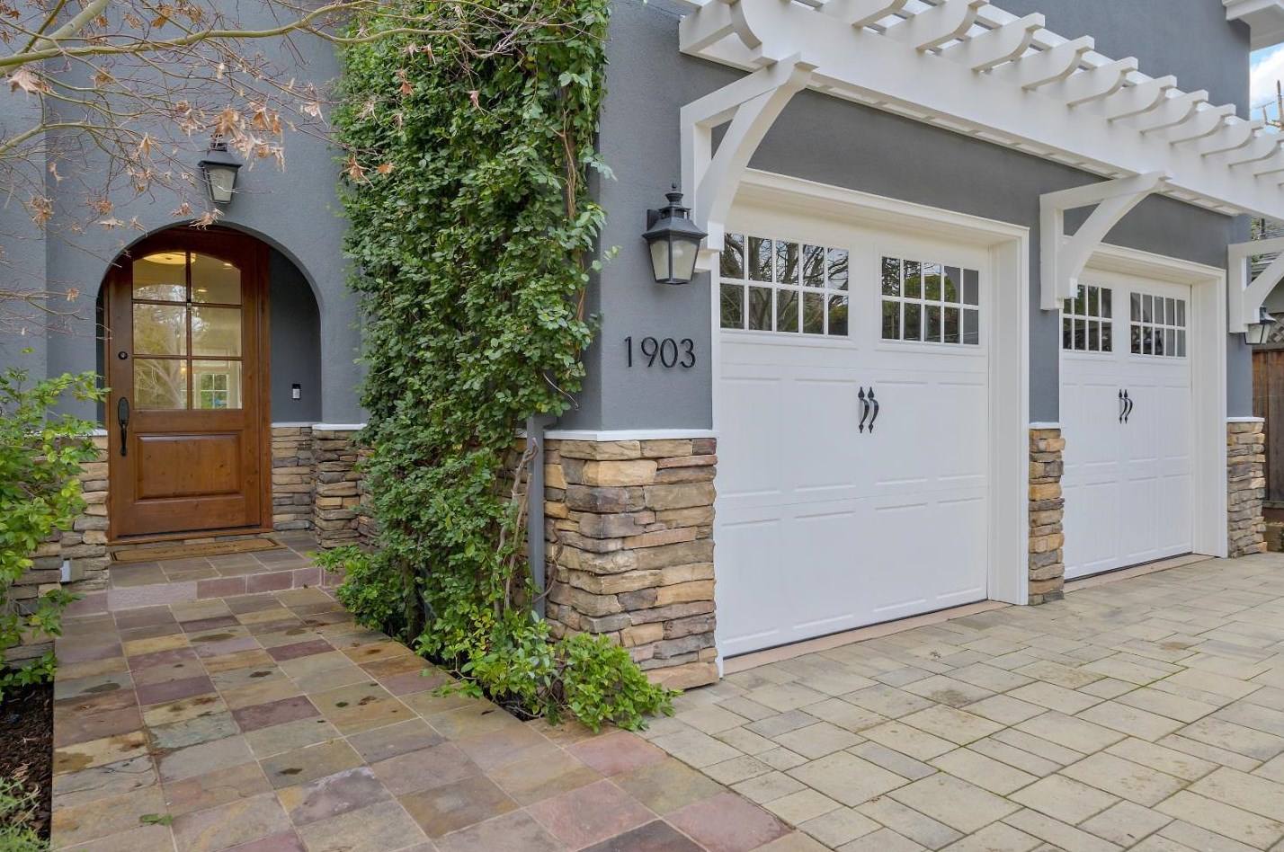 1903 Valparaiso Ave, Menlo Park, CA 94025-6064