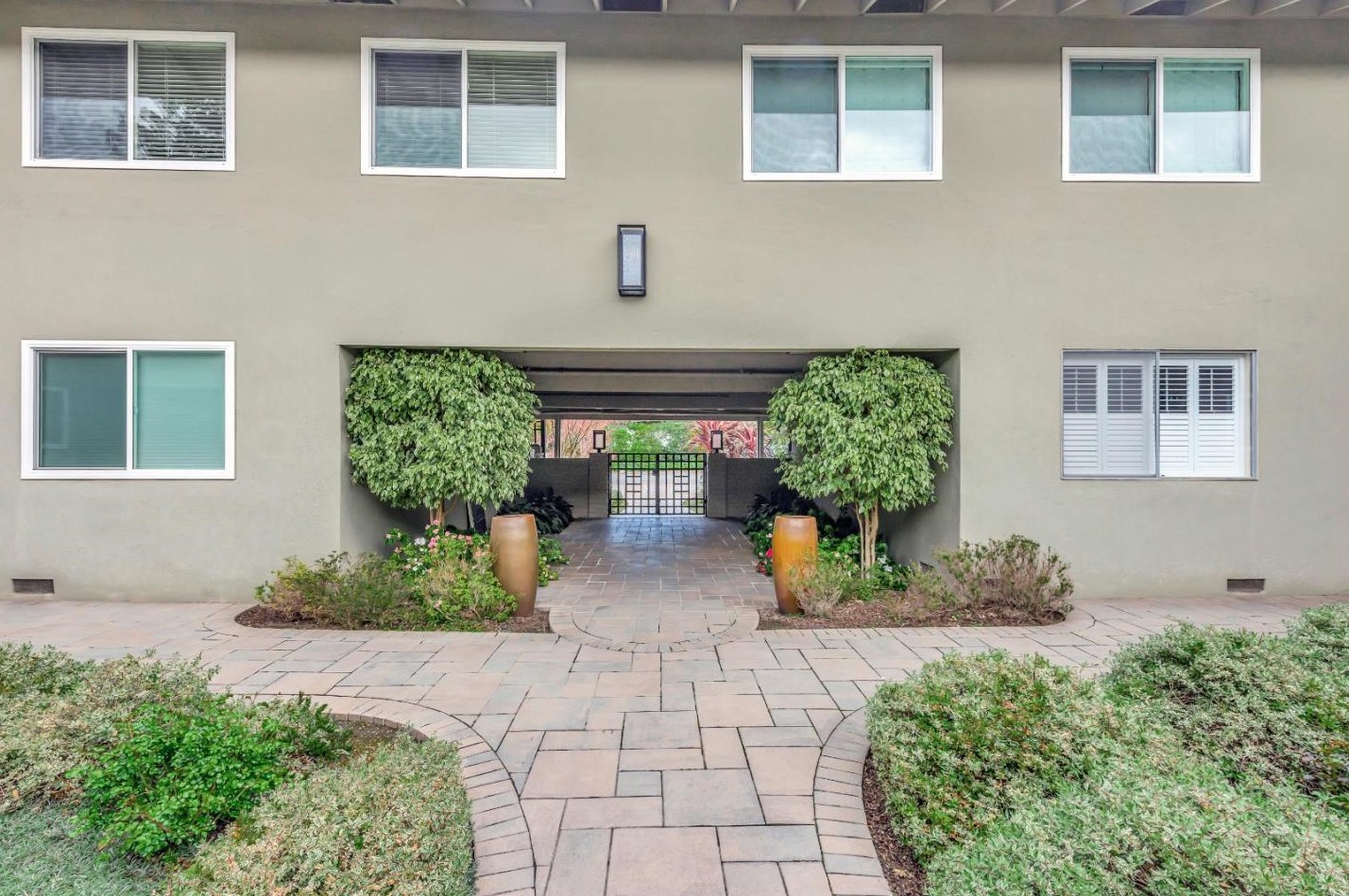 460 Lassen St 9, Los Altos, CA 94022