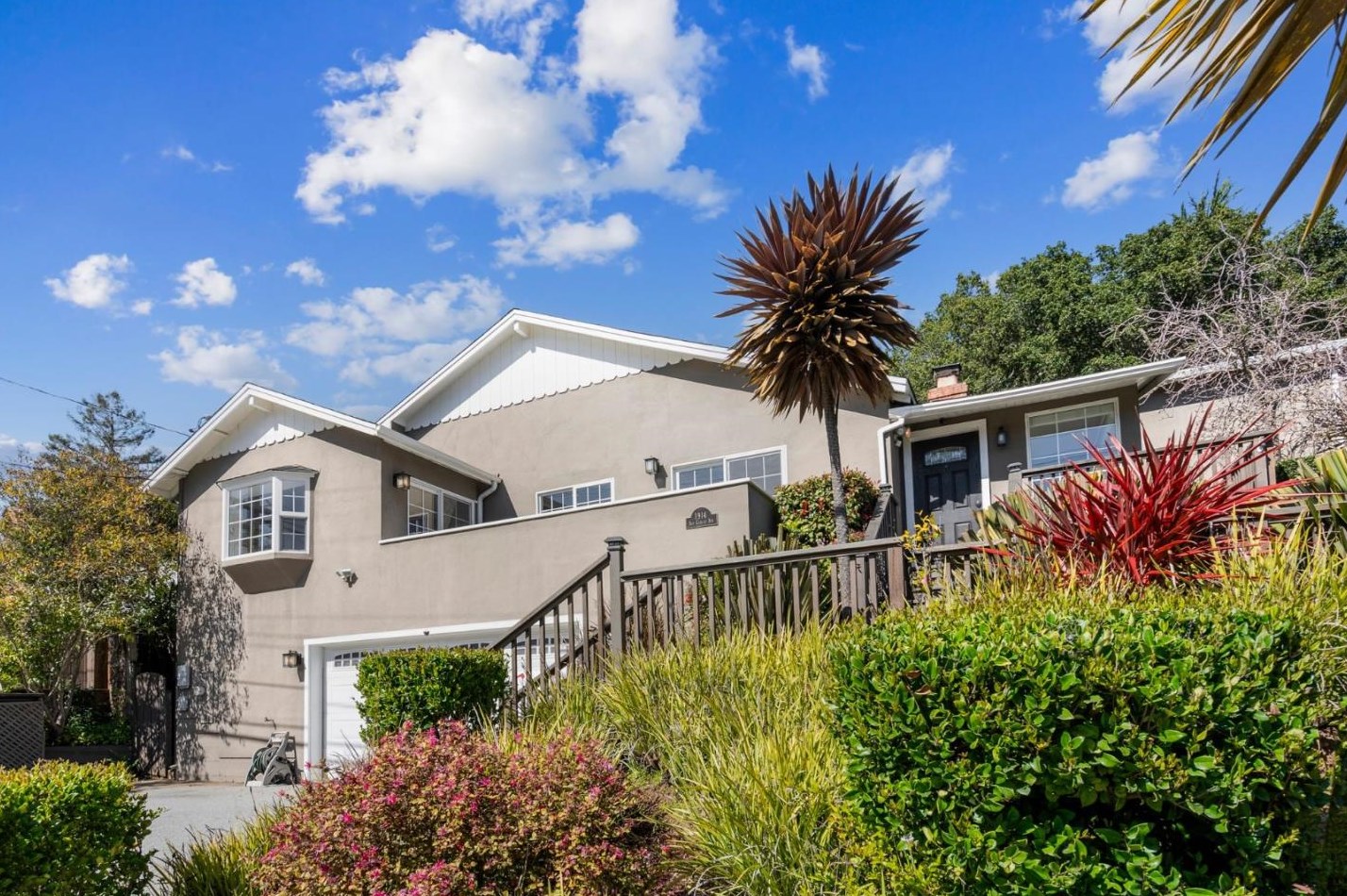1914 San Carlos Ave, San Carlos, CA 94070-1927