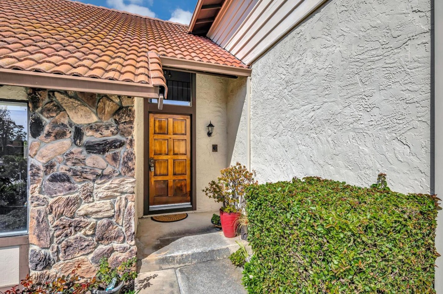 4112 Suzie St, San Mateo, CA 94403-4910