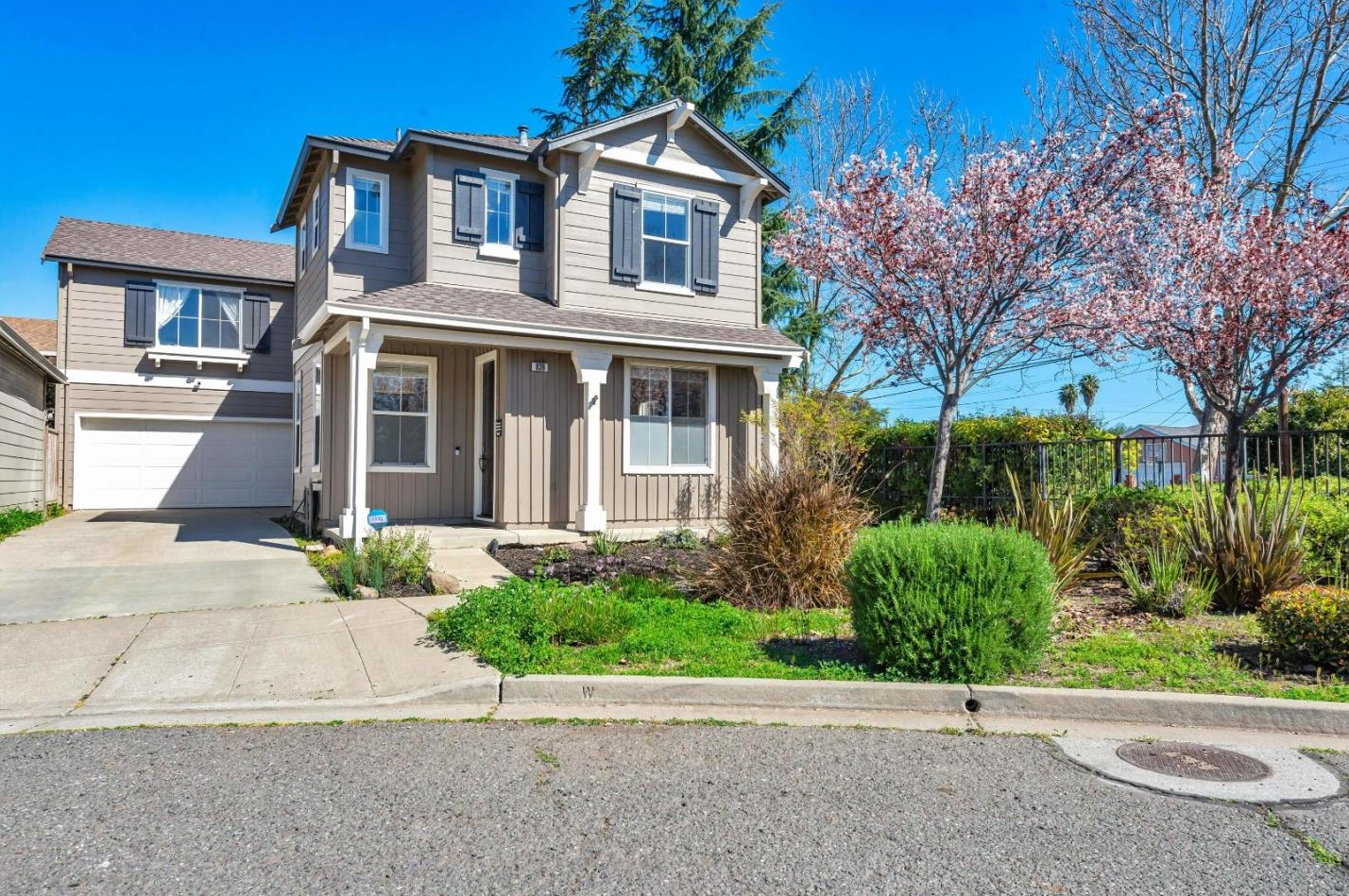 939 Mouton Cir, Palo Alto, CA 94303-2546